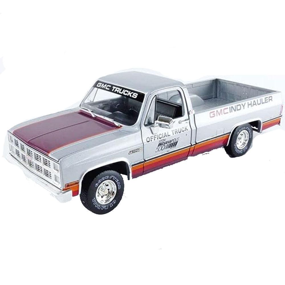 GMC Sierra Classic 1500 1:18モデルトラック